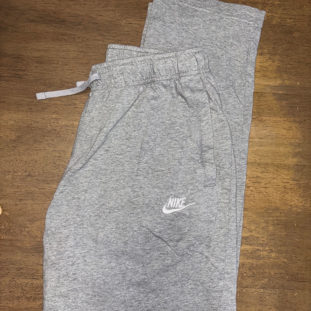 Nike Men's Light Gray Lightweight Sweats